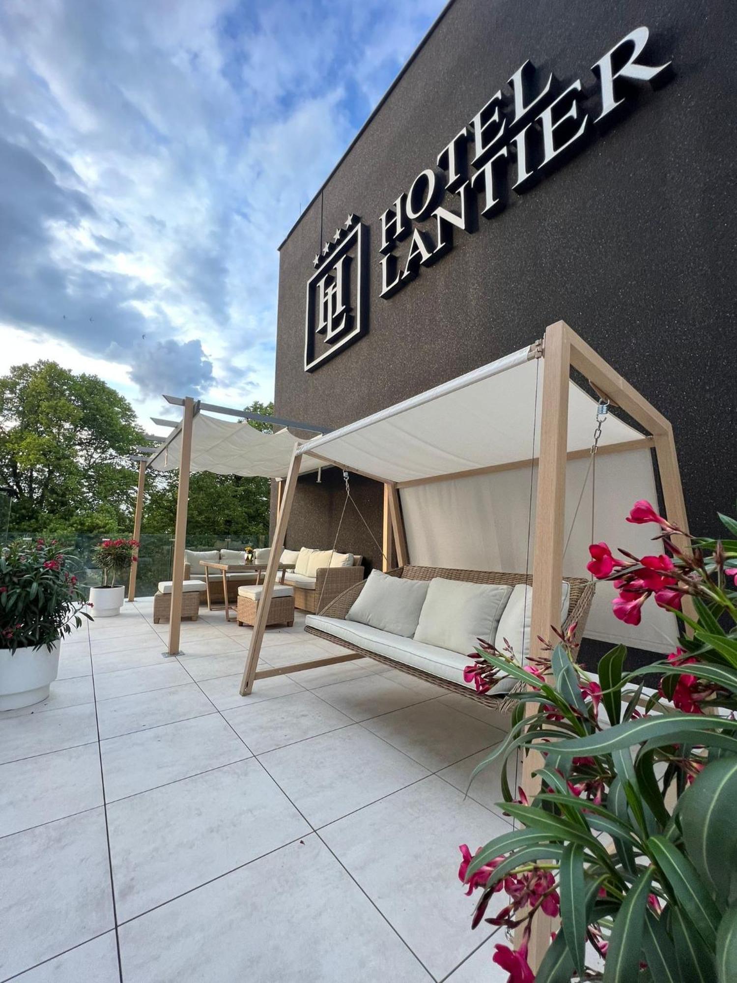 Hotel Lantier Wellness & Spa 바이톰 외부 사진