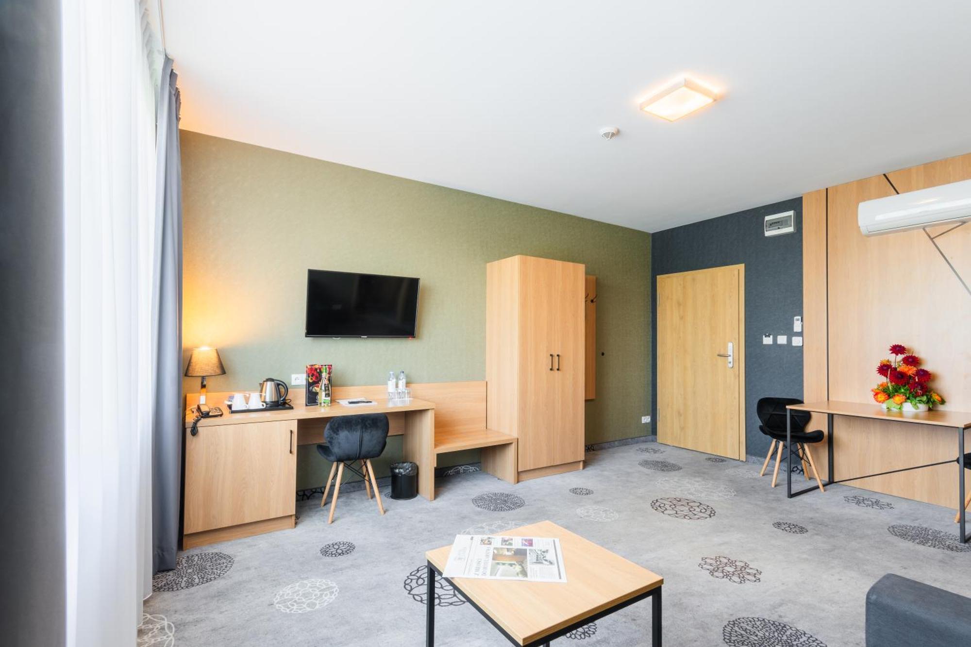 Hotel Lantier Wellness & Spa 바이톰 외부 사진